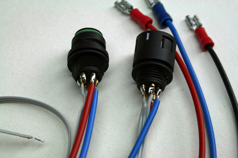 Datei:PHII Busstecker vorb.jpg